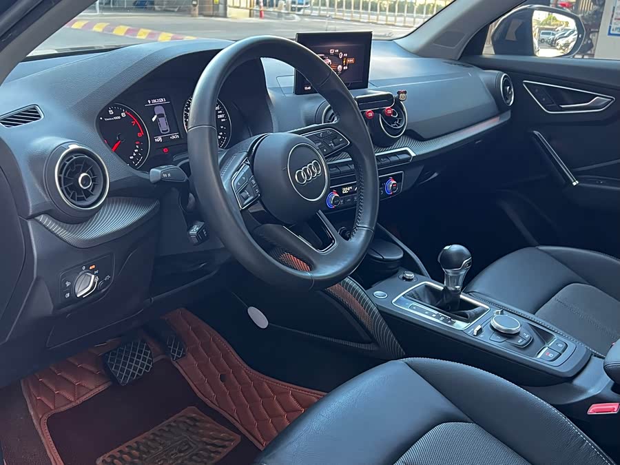 Audi Q2L 2021 car image #22