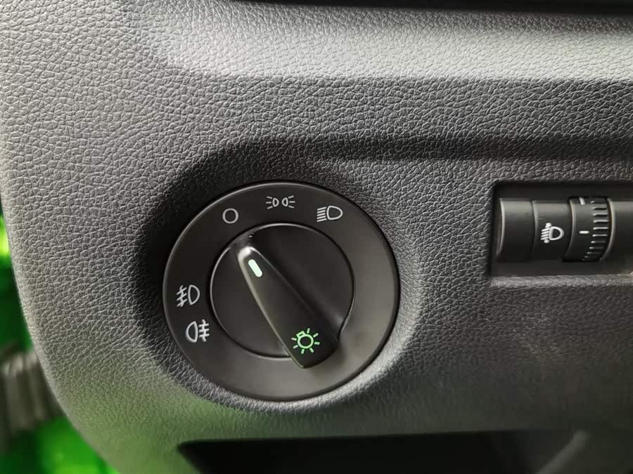 Skoda Fabia 2014 изображение автомобиля #22