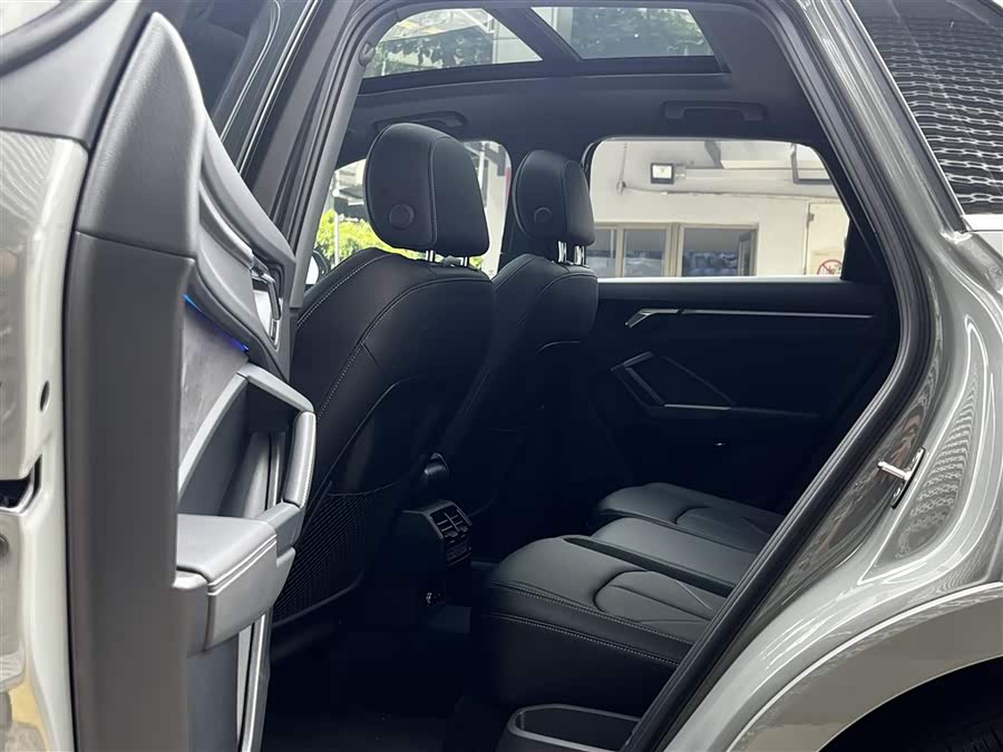 Audi Q3 2024 car image #22