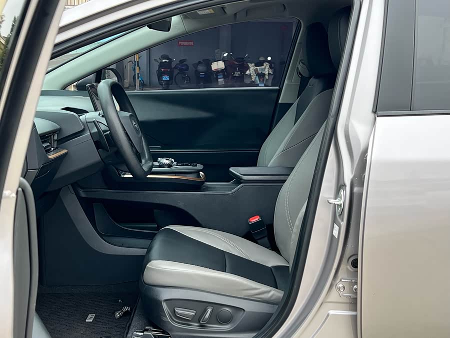 Toyota bZ3 2023 immagine di auto #22