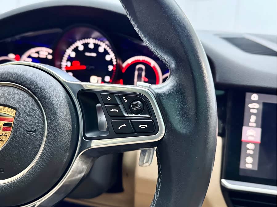 2019 car image #22