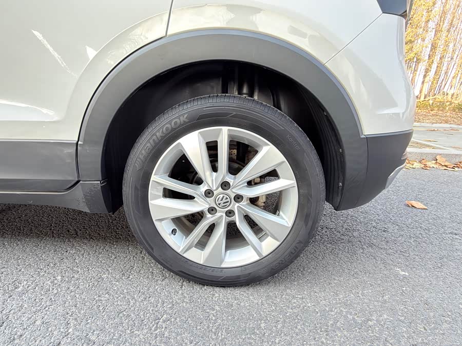 Volkswagen T-Cross 2020 car image #22