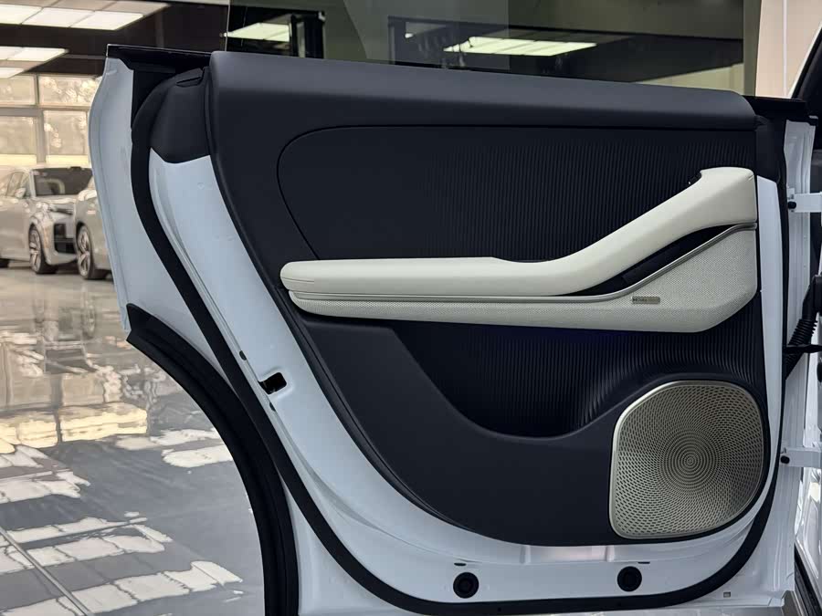NIO ET5 car image #22