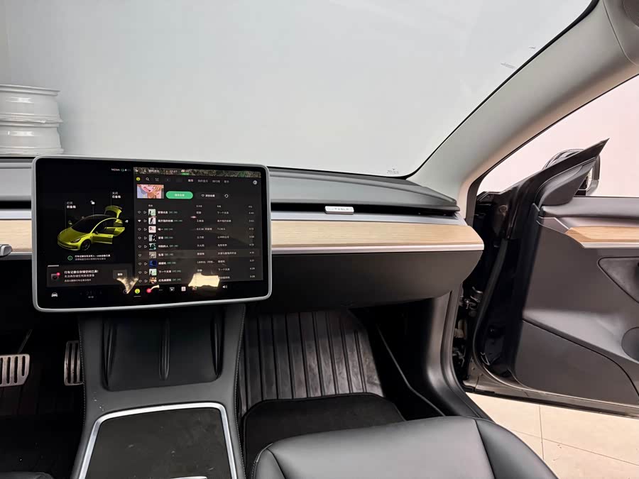 Tesla Model 3 2021 car image #22