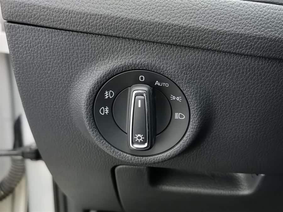 Skoda Superb 2016 car image #22
