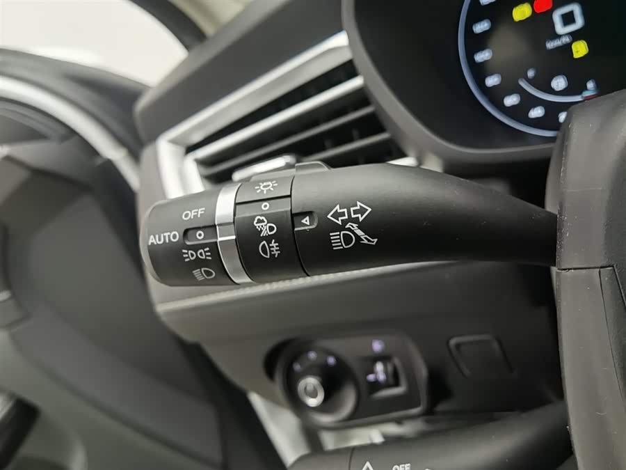 Roewe i5 2021 car image #22