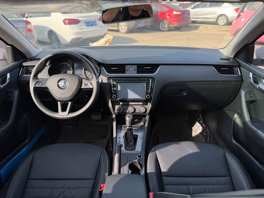 Skoda Octavia 2017 car image #22