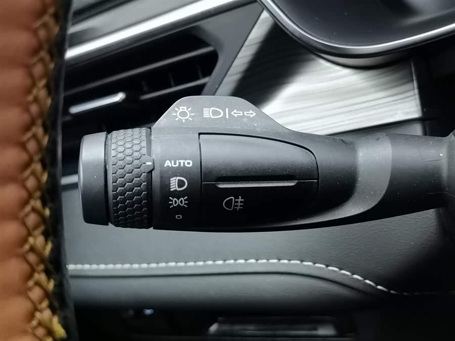 GEELY Boyue 2021 car image #22