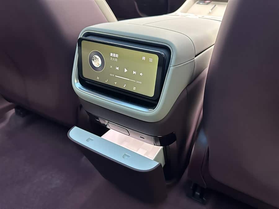 MI YU7 2025 car image #22