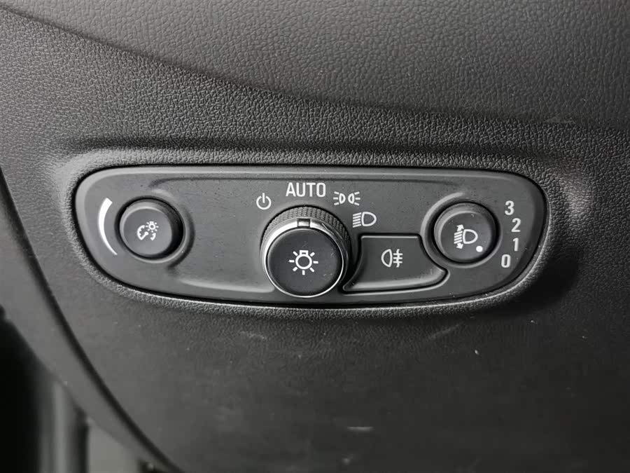 Chevrolet Equinox 2021 #22 Chevrolet Equinox 2021 car image #22