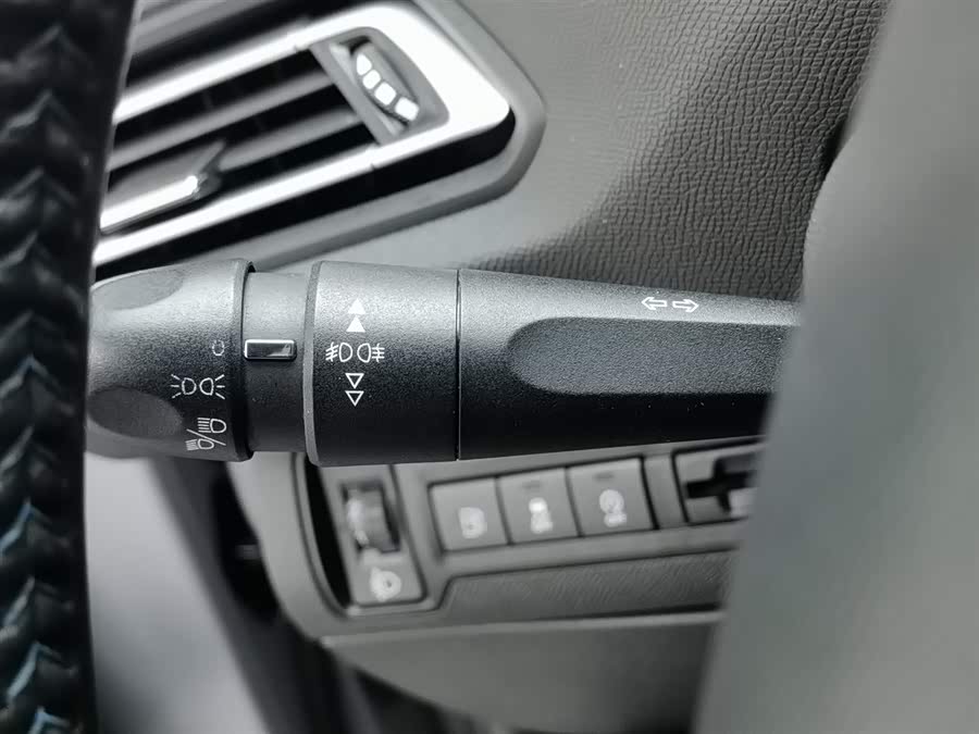 Peugeot 308 2019 #22 Peugeot 308 2019 car image #22