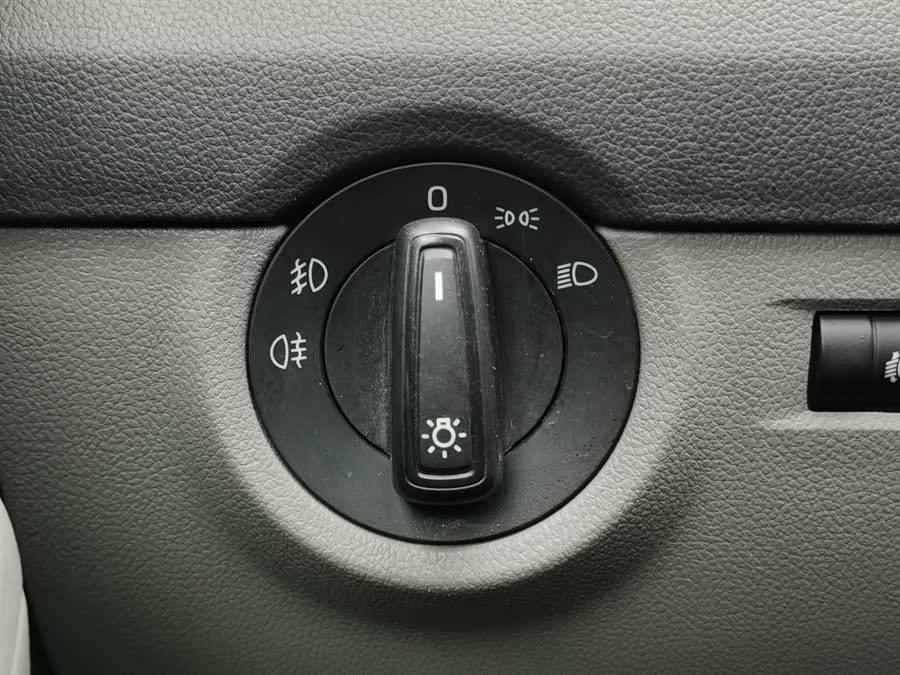 Skoda Octavia 2014 car image #22
