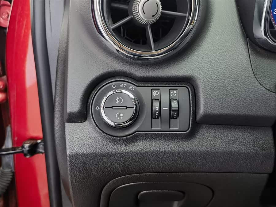 Chevrolet Tracker 2016 car image #22
