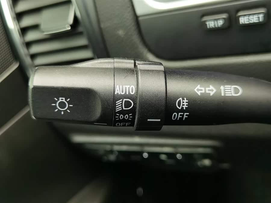 GEELY Emgrand 2015 car image #22