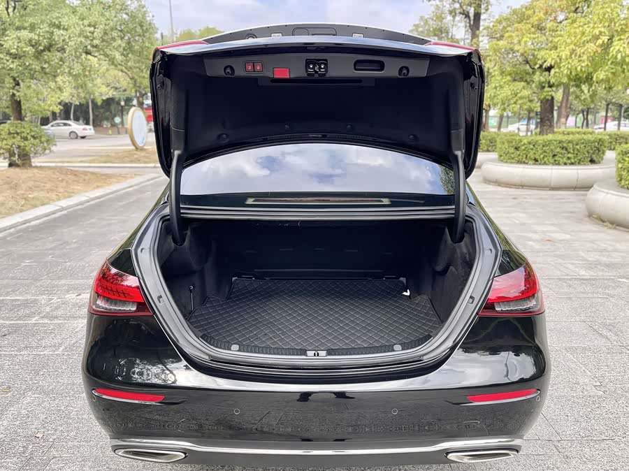 Mercedes-Benz E Class 2021 car image #22