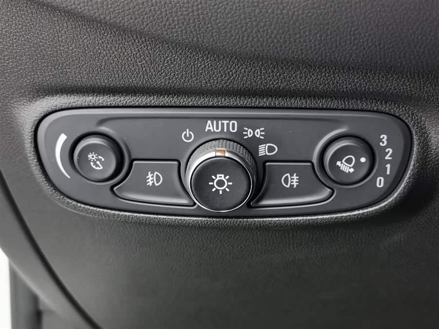 Chevrolet Equinox 2018 #22 Chevrolet Equinox 2018 car image #22