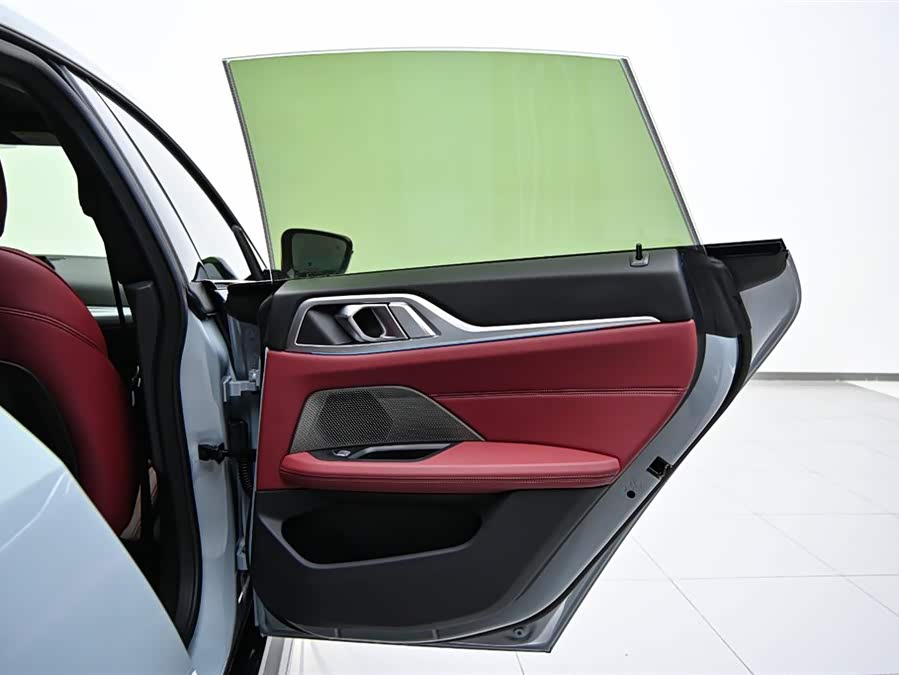 BMW i4 2025 car image #22