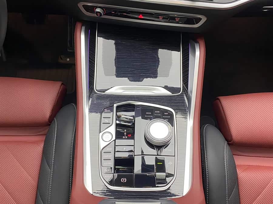 BMW X6 2024 immagine di auto #22