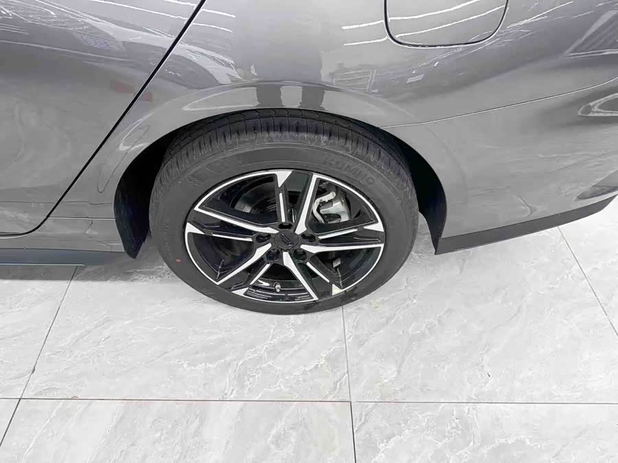GEELY Binray 2025 car image #22