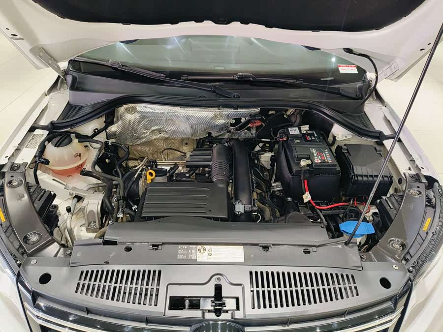Volkswagen Tiguan 2018 #22 Volkswagen Tiguan 2018 car image #22