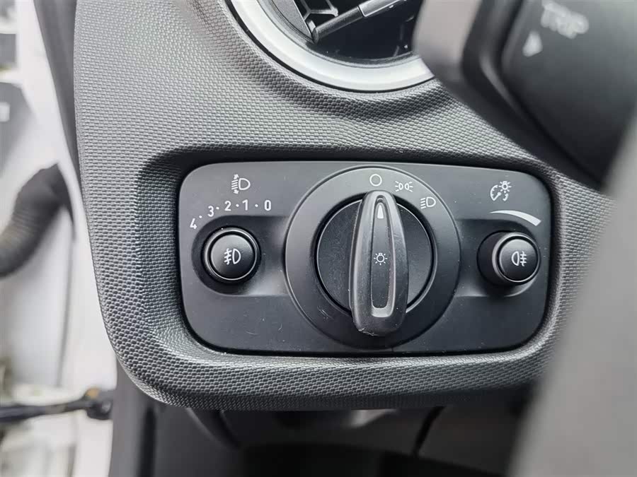 Ford Fiesta 2015 car image #22