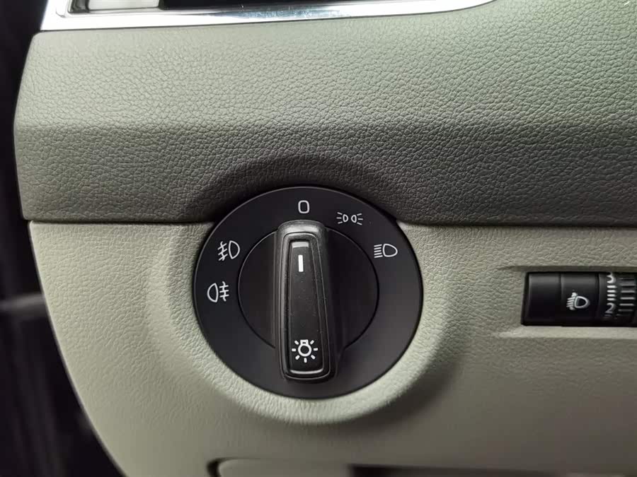 Skoda Octavia 2015 car image #22