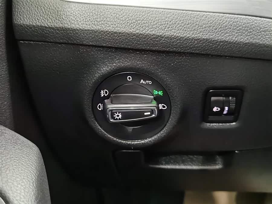 Skoda Superb 2016 car image #22