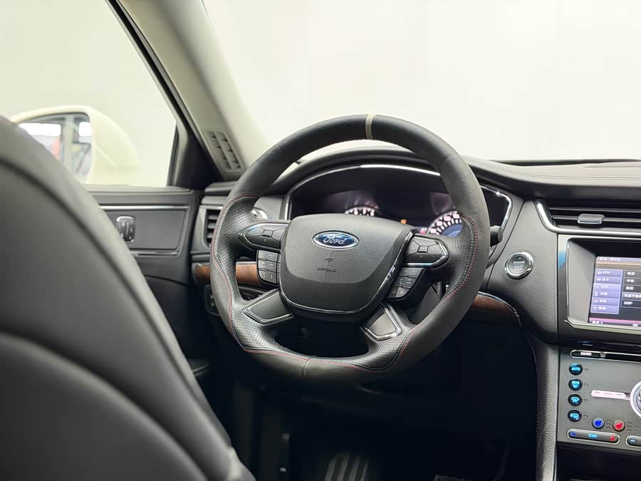 Ford Taurus 2017 car image #22