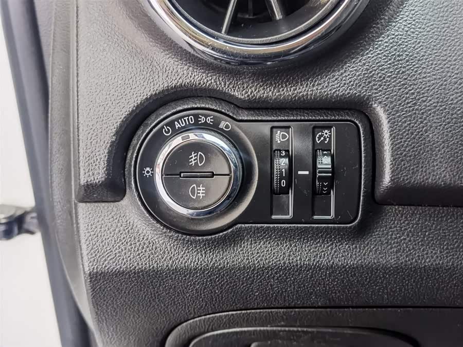 雪佛兰 创酷 2015 汽车图片 #22