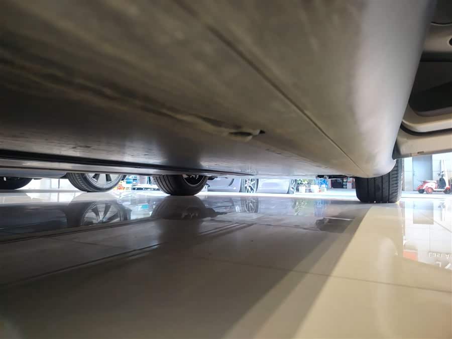 特斯拉 Model Y L 2025 汽车图片 #22