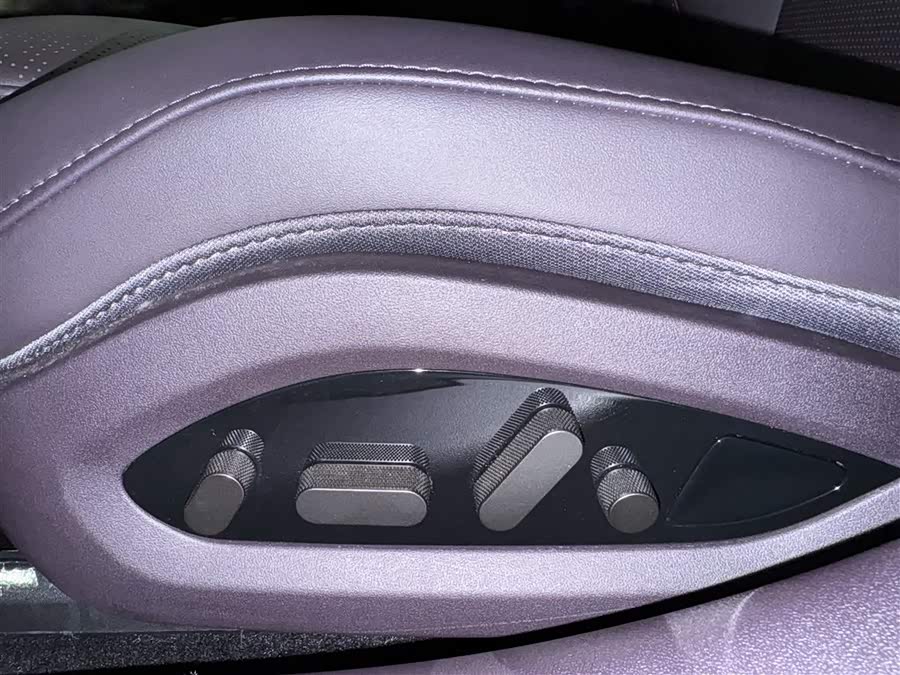 阿维塔 阿维塔06 2025 汽车图片 #22