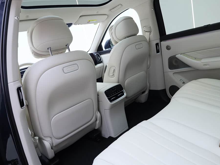 2025 car image #22