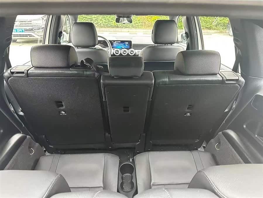 Mercedes-Benz GLB Class 2024 car image #22