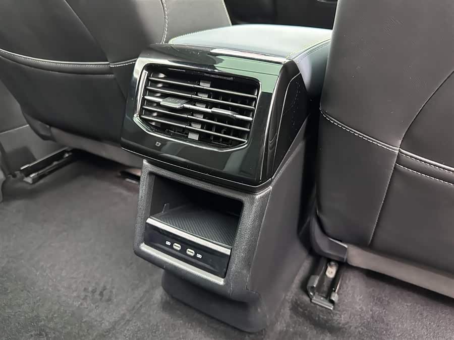 Volkswagen ID.4 X 2022 immagine di auto #22