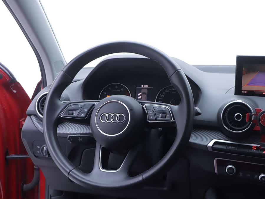 Audi Q2L 2020 car image #22