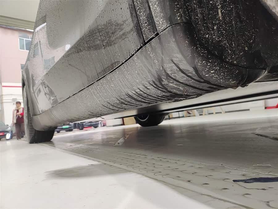 特斯拉 Model Y L 2025 汽车图片 #22