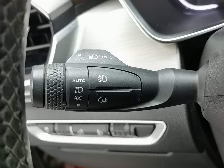 GEELY Coolray 2019 car image #22