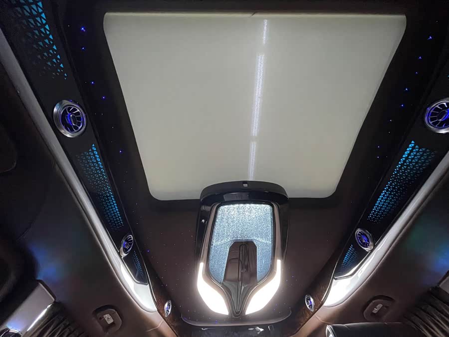 Mercedes-Benz V Class 2025 car image #22