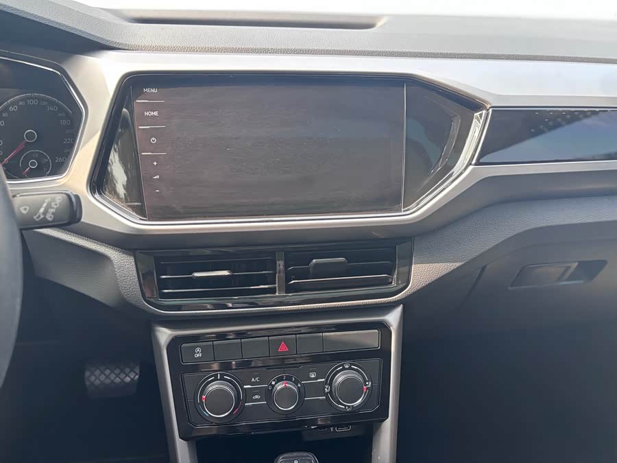 Volkswagen T-Cross 2020 car image #22