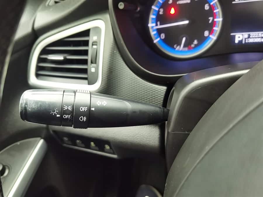 Suzuki S-Cross 2015 صورة سيارة #22