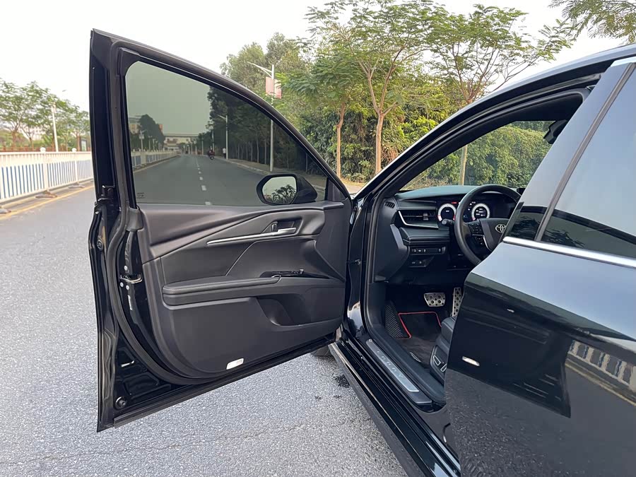 Toyota Camry 2024 immagine di auto #22