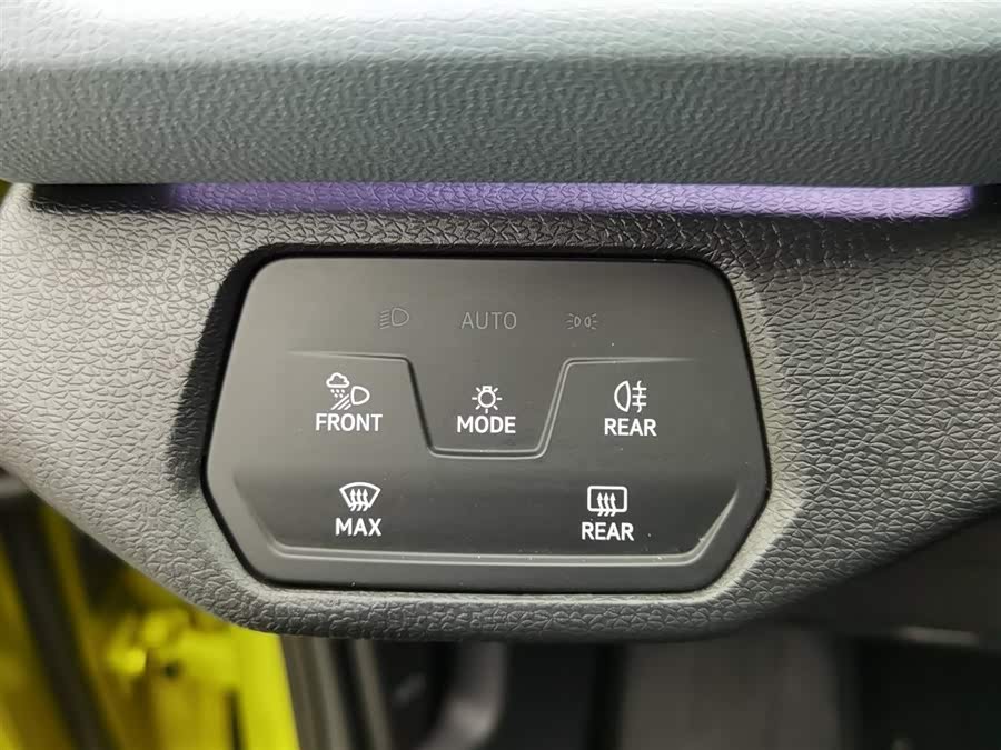 Volkswagen ID.4 X 2021 immagine di auto #22