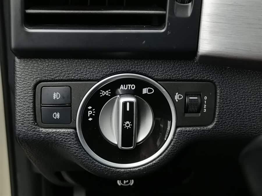 Mercedes-Benz GLK Class (Imported) 2012 car image #22