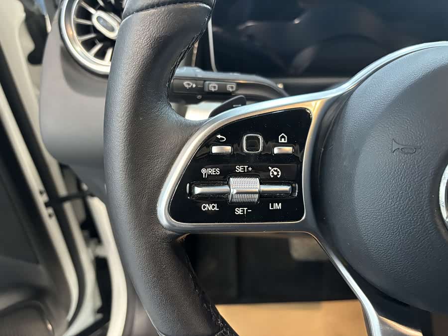 Mercedes-Benz GLB Class 2020 car image #22