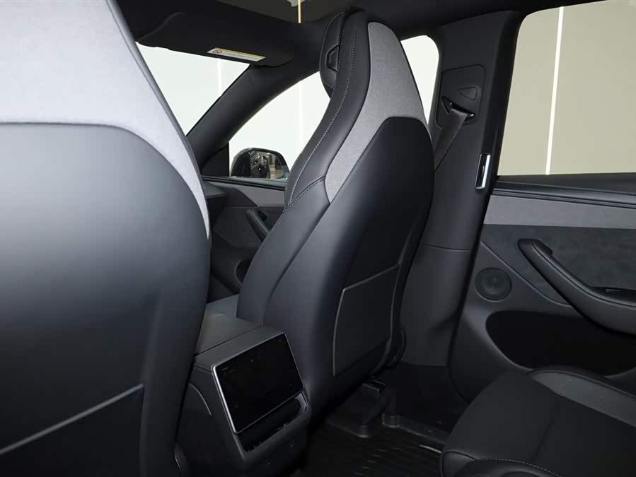 特斯拉 Model Y L 2025 汽车图片 #22