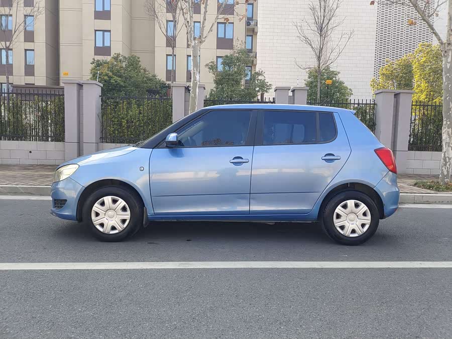 Skoda Fabia 2013 immagine di auto #22