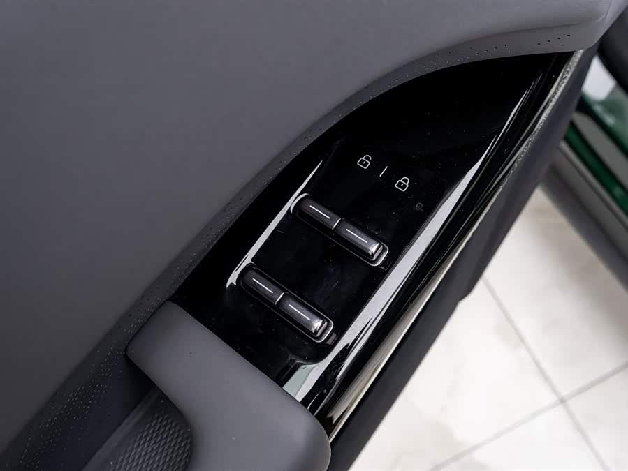 Zeekr 7X 2024 car image #22