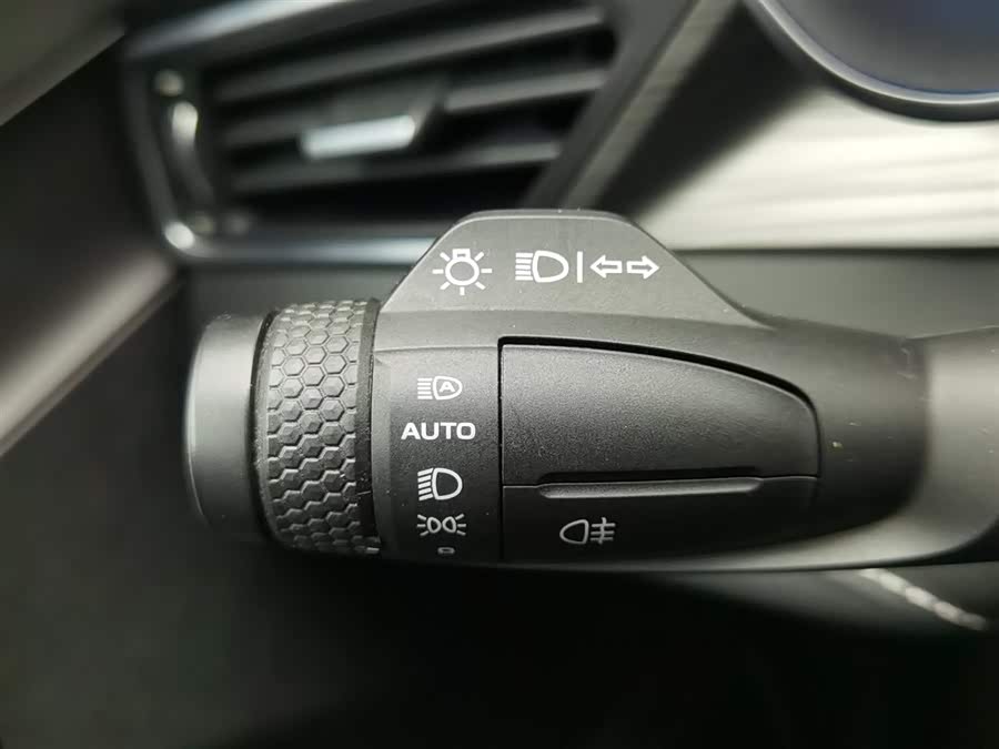 GEELY Boyue 2020 car image #22
