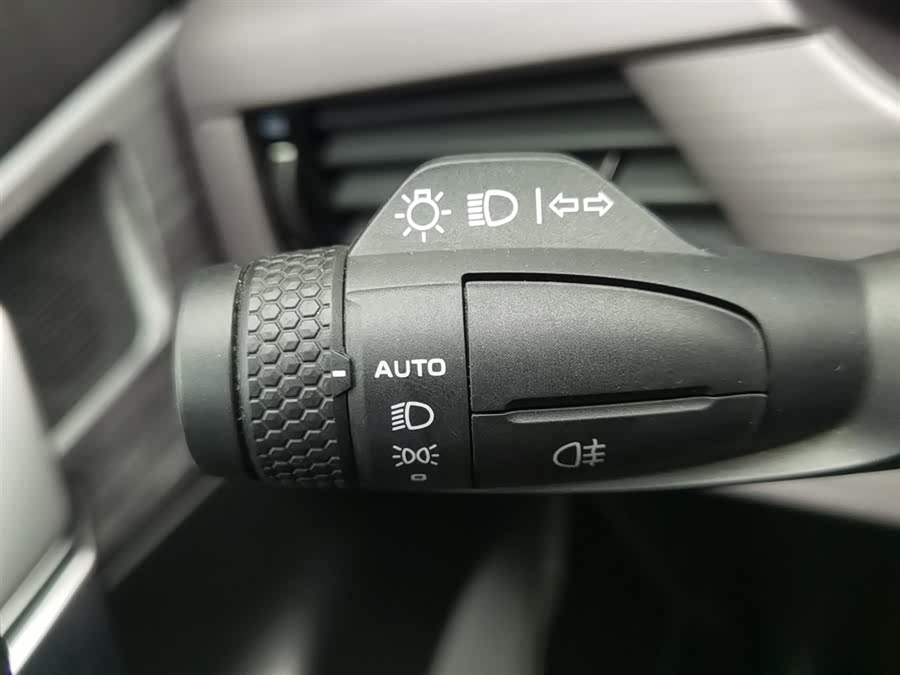 GEELY Boyue 2022 car image #22