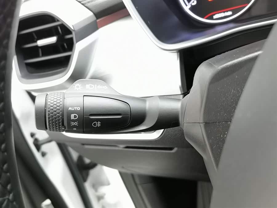 GEELY Coolray 2021 car image #22